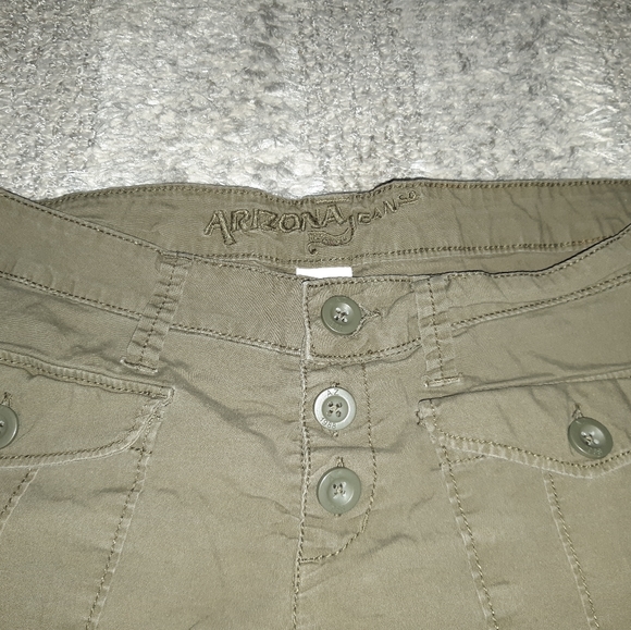 Shorts - Picture 3 of 3